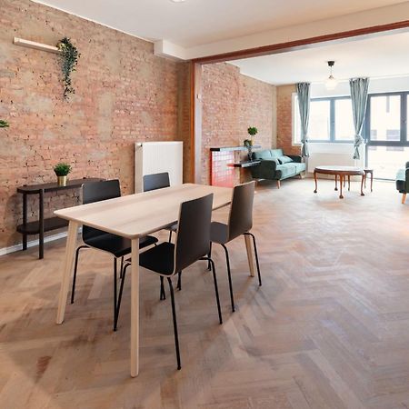 Two-Bedroom Apartments In The Heart Of Anversa Esterno foto