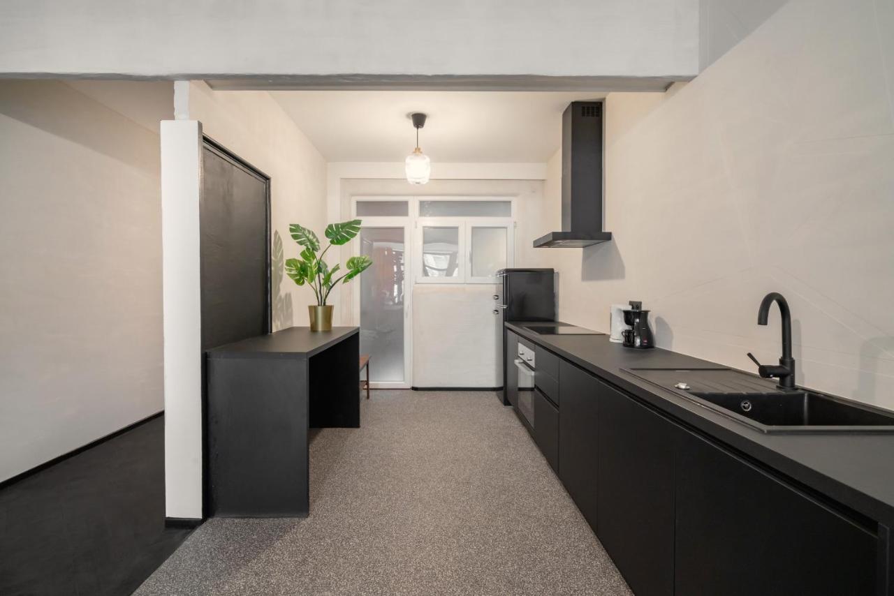 Two-Bedroom Apartments In The Heart Of Anversa Esterno foto