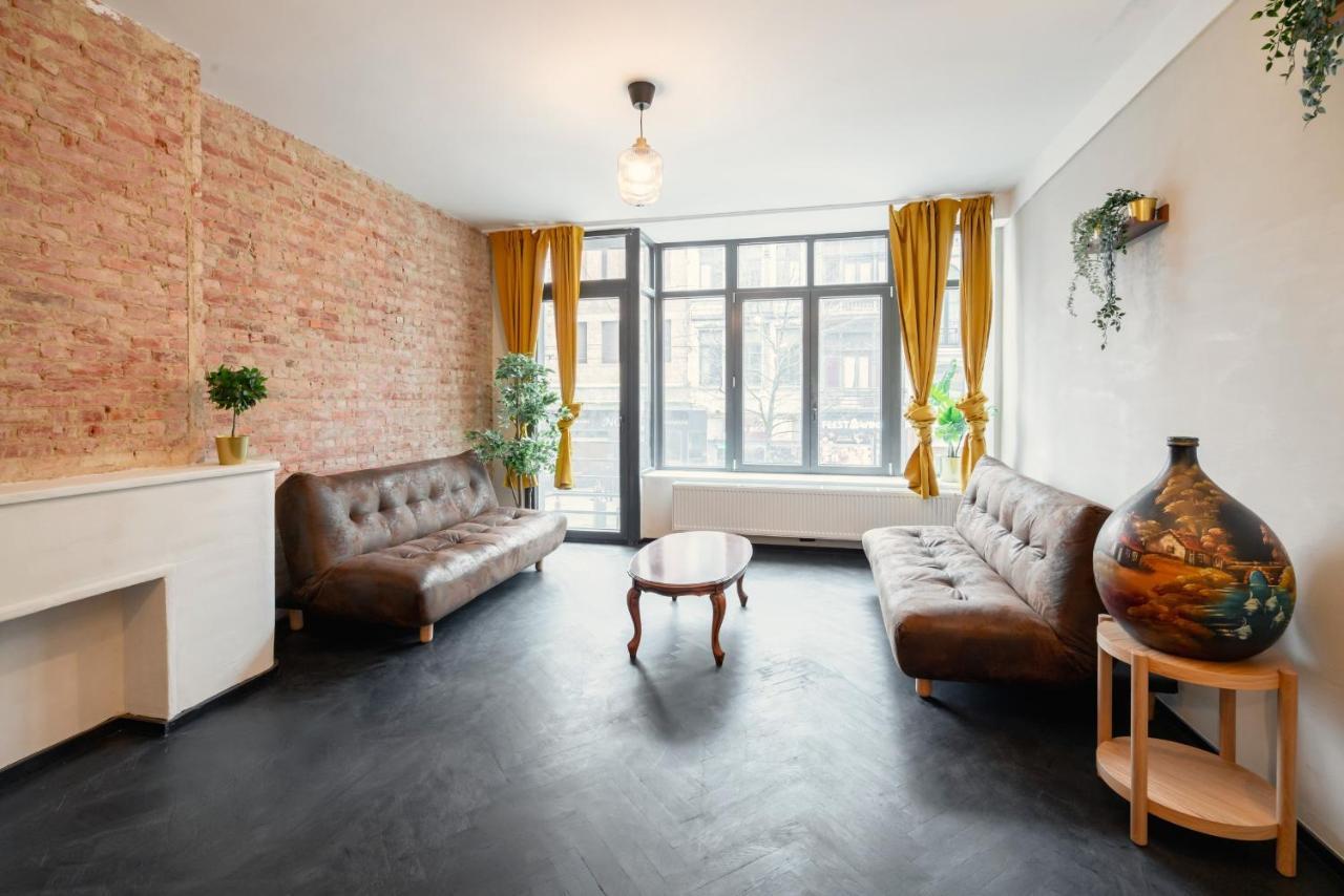 Two-Bedroom Apartments In The Heart Of Anversa Esterno foto