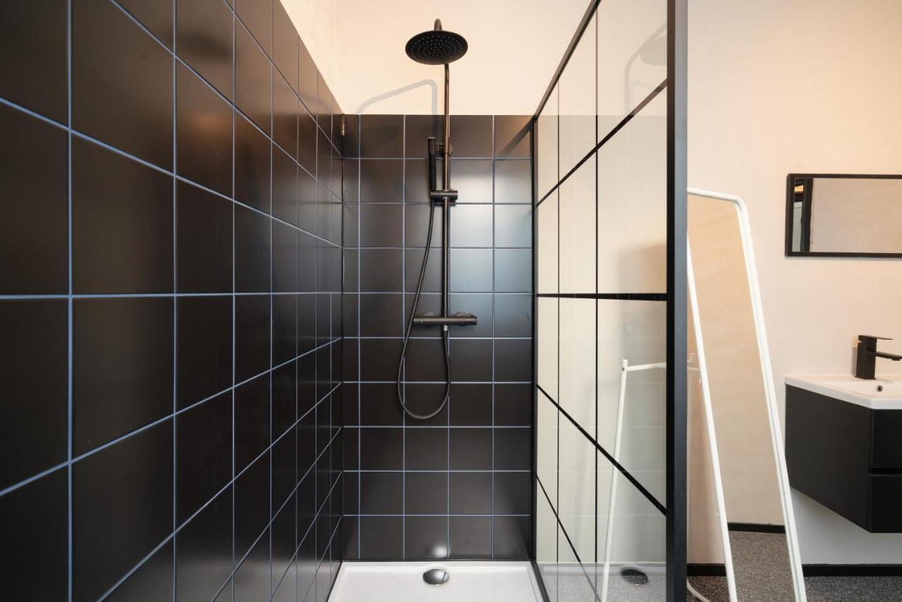 Two-Bedroom Apartments In The Heart Of Anversa Esterno foto