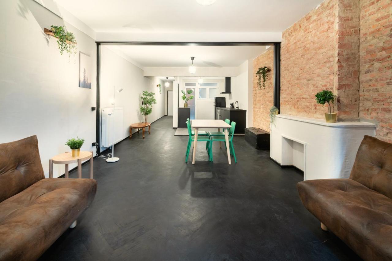 Two-Bedroom Apartments In The Heart Of Anversa Esterno foto