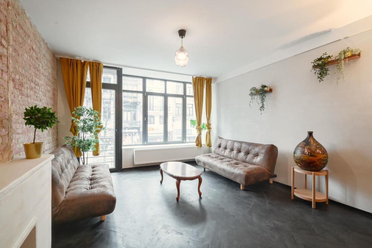Two-Bedroom Apartments In The Heart Of Anversa Esterno foto