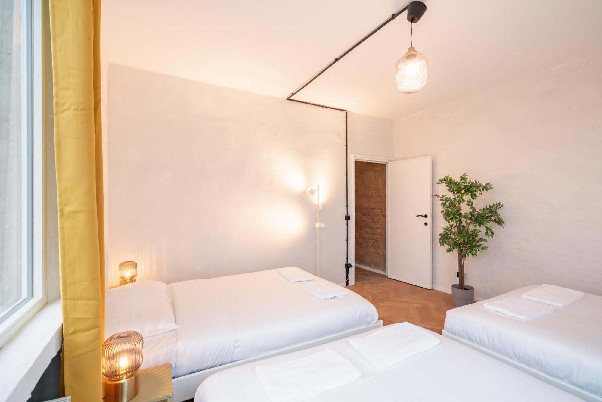 Two-Bedroom Apartments In The Heart Of Anversa Esterno foto