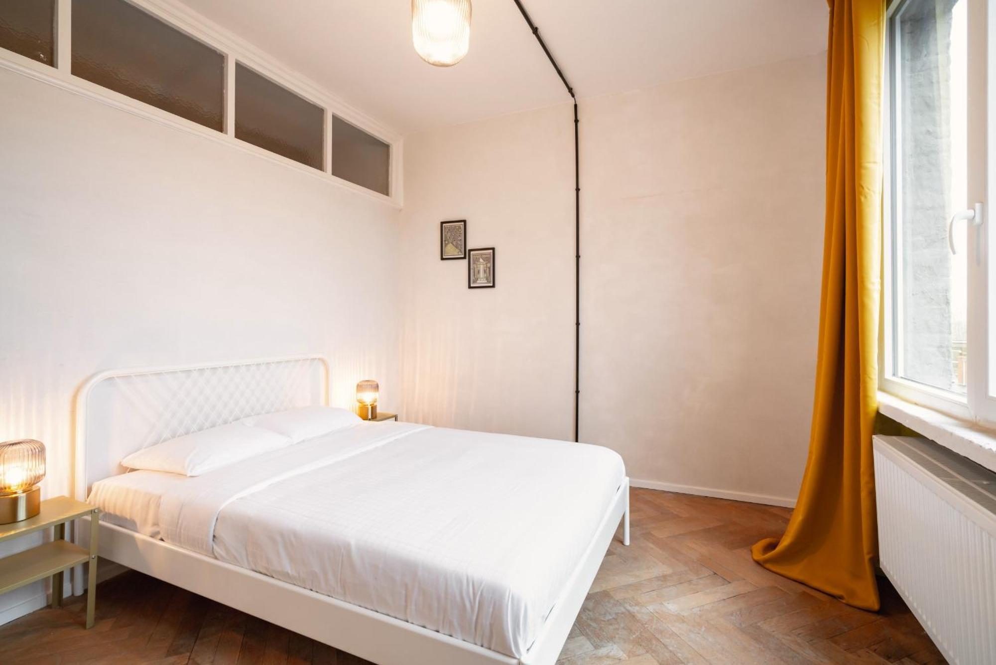 Two-Bedroom Apartments In The Heart Of Anversa Esterno foto