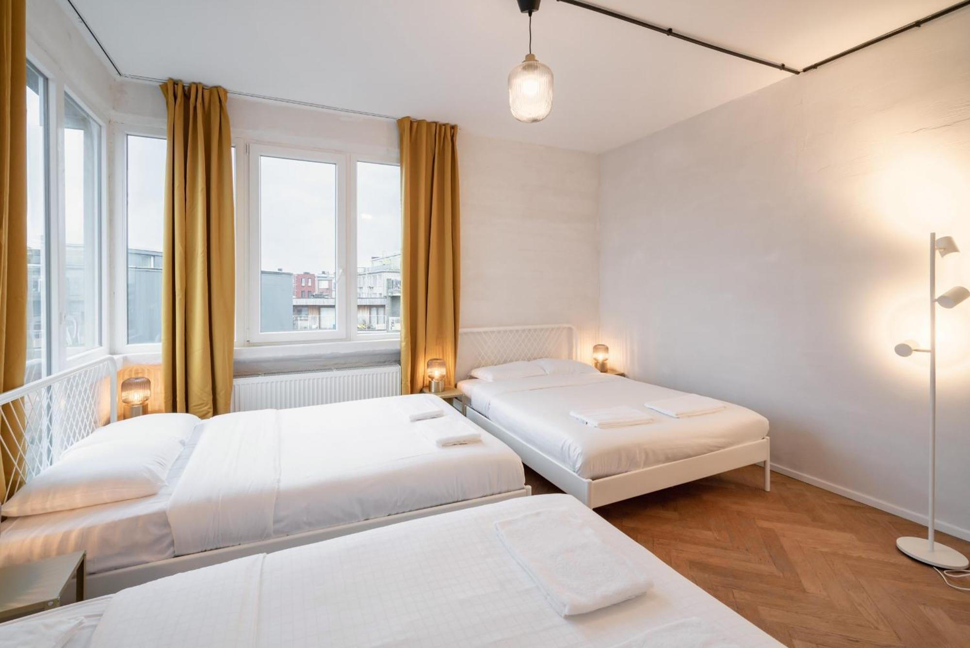 Two-Bedroom Apartments In The Heart Of Anversa Esterno foto