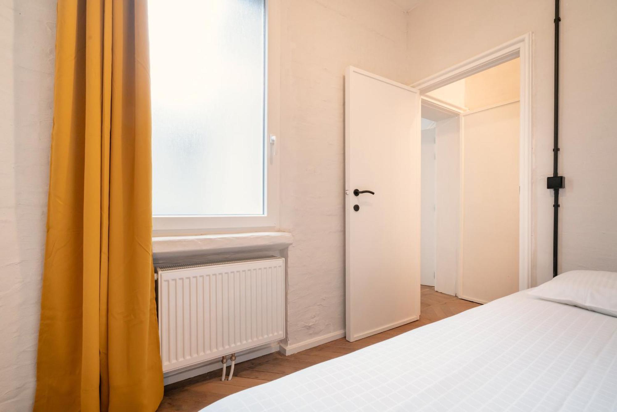 Two-Bedroom Apartments In The Heart Of Anversa Esterno foto