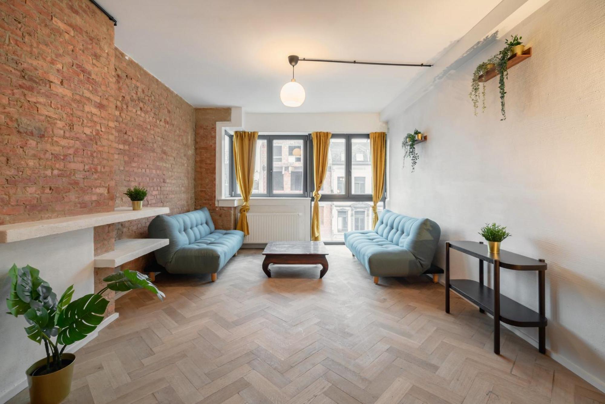Two-Bedroom Apartments In The Heart Of Anversa Esterno foto