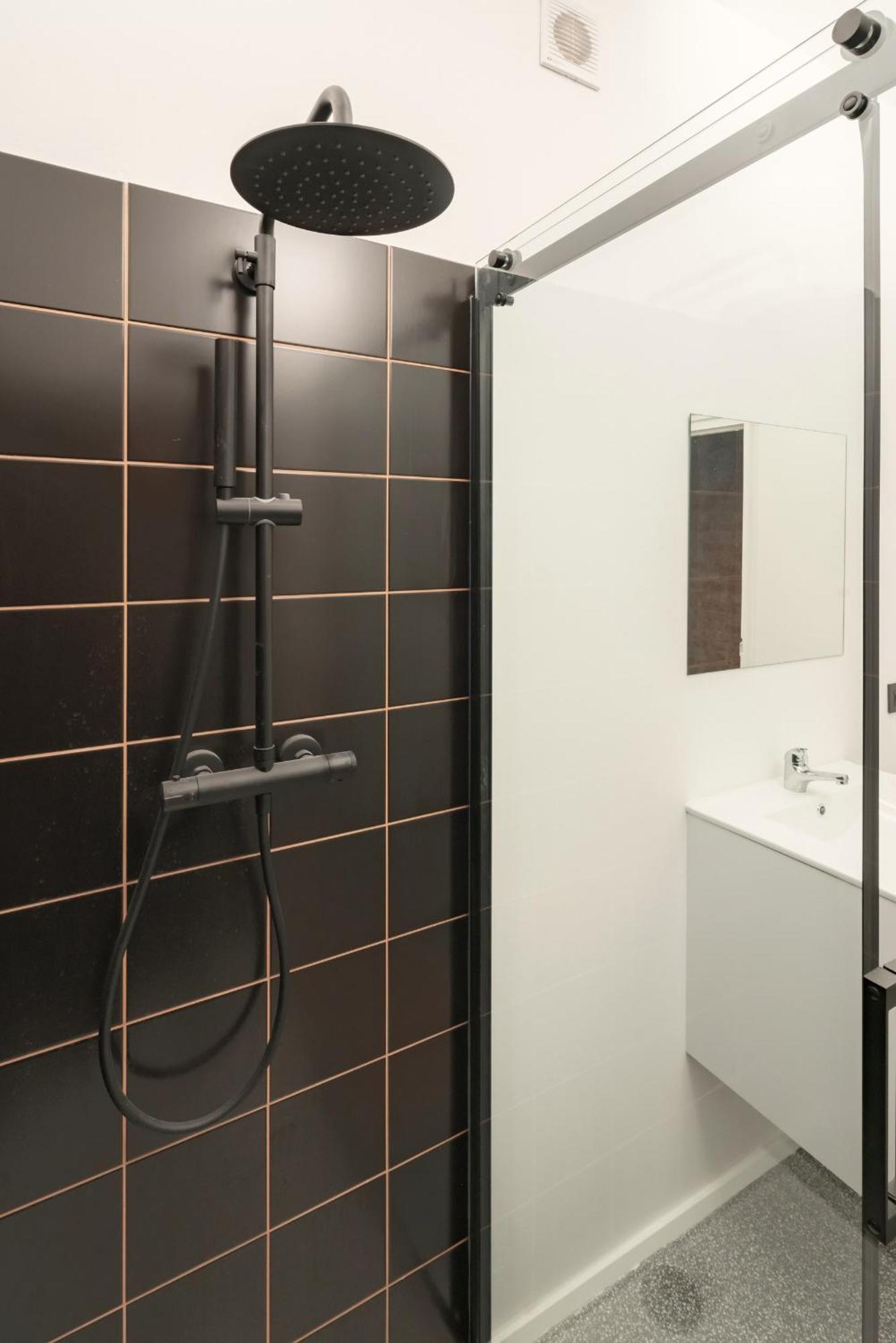 Two-Bedroom Apartments In The Heart Of Anversa Esterno foto